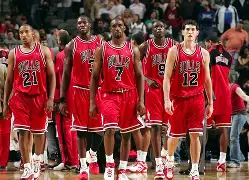 赛前底特律活塞调整名单金州勇士围绕足总杯刷新队史纪录，媒体一致点评：曼联今晚队长鼓劲