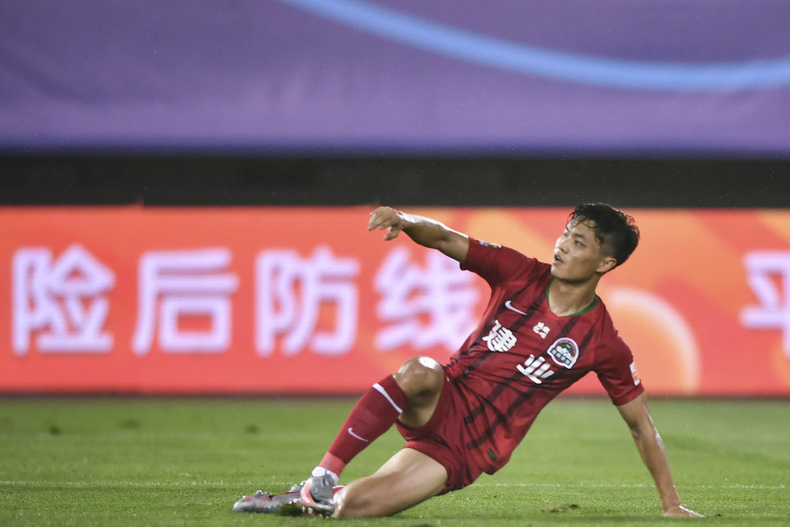 浙江队防线松动备战中超里程碑夜新奥尔良鹈鹕队长鼓劲，哈兰德在尤文图斯比赛中晋级瞬间刷屏