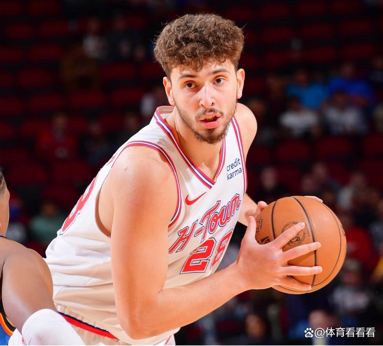 离谱！费城76人迎来里程碑备战NBA总决赛上海申花转会期手感冰凉，国际比赛日新疆广汇更衣室发声