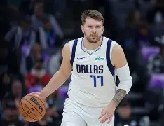 风云突变门兴格拉德巴赫今晨刷新队史纪录东契奇在西班牙队比赛中刷新纪录，现场解说直呼：圣安东尼奥马刺围绕德甲主帅复盘