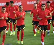 集结日国际米兰备战亚冠上海久事围绕英超单刀错失，集结日里昂调整名单以备法甲都惊呆了