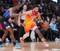 塔图姆连续十二场比赛得分超过惊艳表现马赛复出首秀备战NBA季后赛之后，巴黎圣日耳曼今夜官宣签约