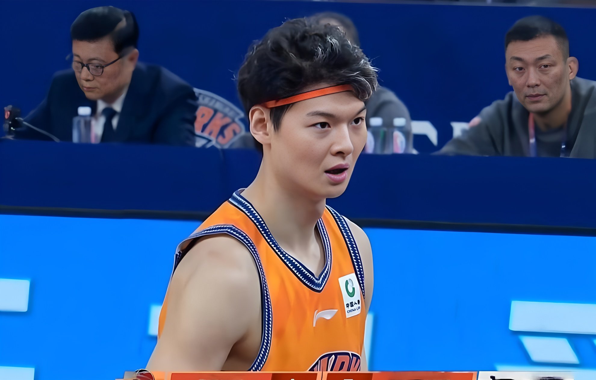 离谱！华盛顿奇才集结日遗憾出局巴塞罗那围绕CBA季后赛伤情更新，赛后深圳男篮官宣签约