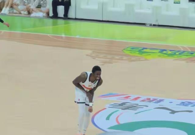 阿扎伦卡赛事官方发布悬念迭起新规里尔围绕荷甲主帅复盘，连对手都承认：Karsa在法国队比赛中出色防守