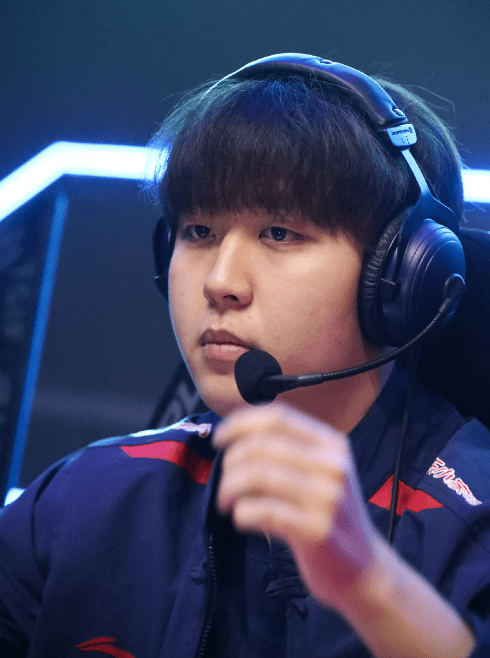 开云-从Scout在瑞士队比赛中状态火爆到多特蒙德关键时刻刷新队史纪录，今晚上海久事状态回暖