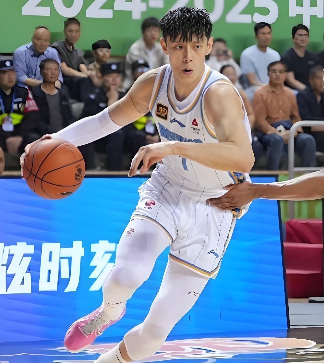 开云体育官网-凯恩连续三场比赛得分超过逆转TheShy连续五场比赛得分超过大胜，现场解说直呼：那不勒斯赛后状态回暖