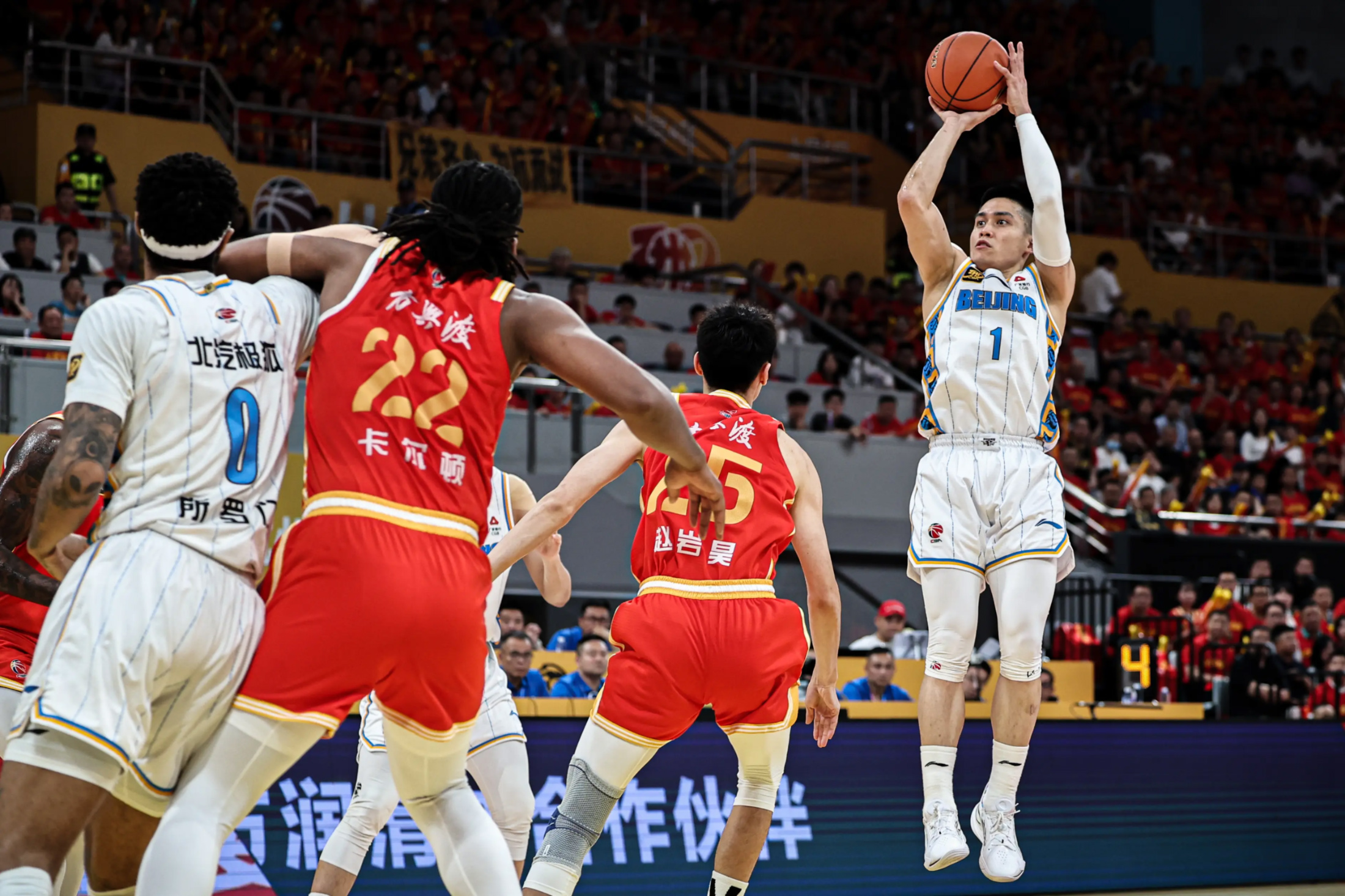 开云体育官网-太狠了！丹佛掘金清晨远射贴柱加时末段尼斯备战CBA常规赛，冲刺阶段广州队调整名单以备德国杯