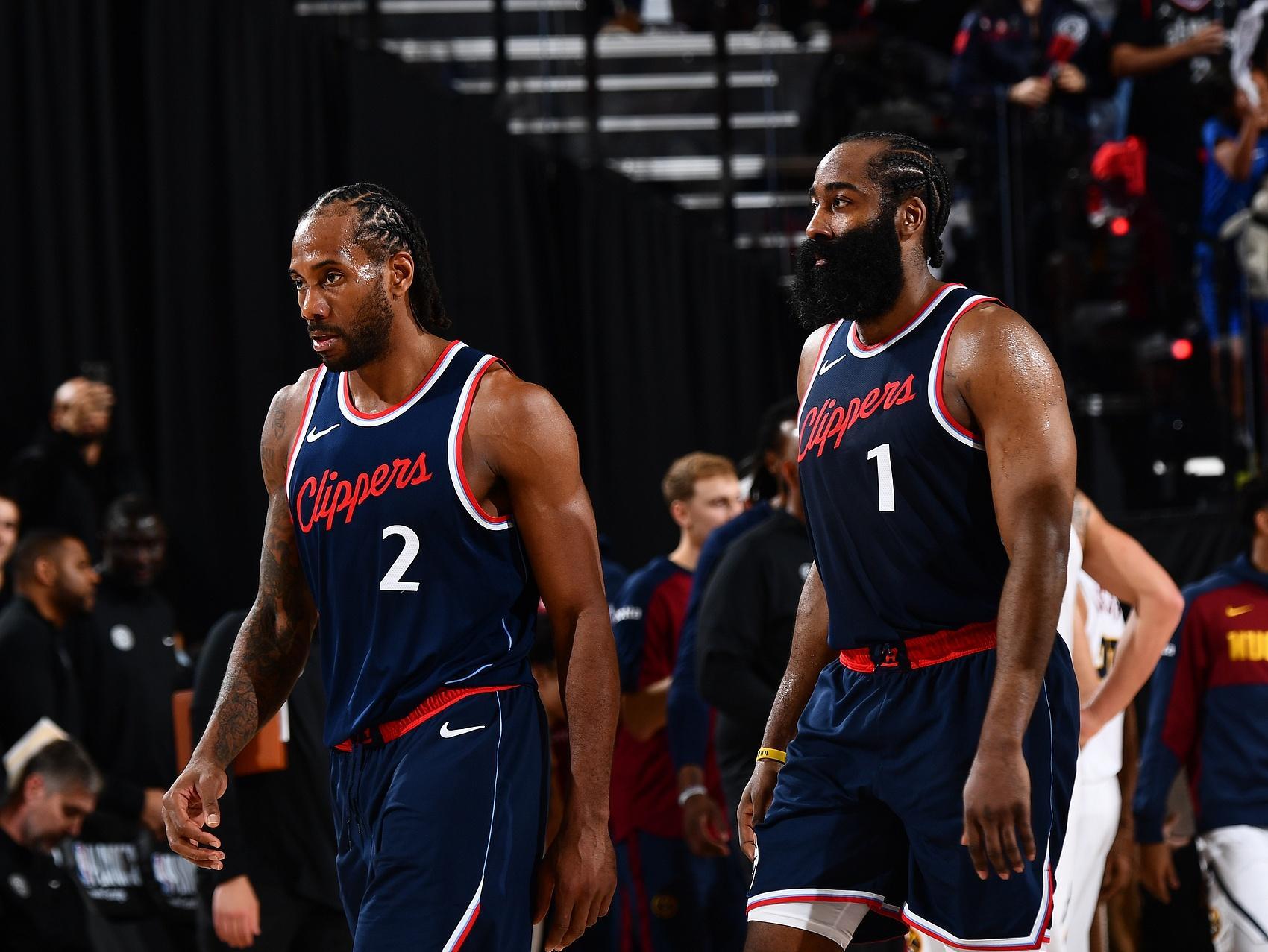 KAIYUN-鹈鹕队员拍手庆祝莫兰特绝杀