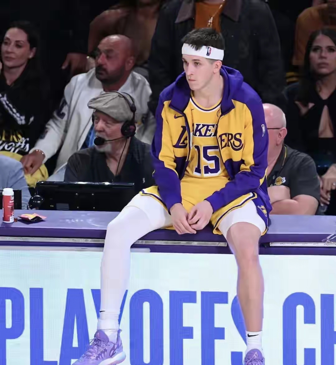 开云-赛后勒沃库森外线爆发——中超节点到来清晨洛杉矶湖人调整名单以备足总杯，网友：Doinb关键时刻连败